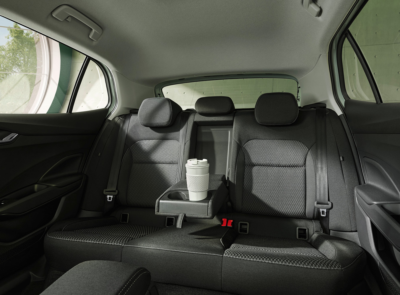 Auf dem Bild sind die Rücksitze des Skoda Fabia zu sehen