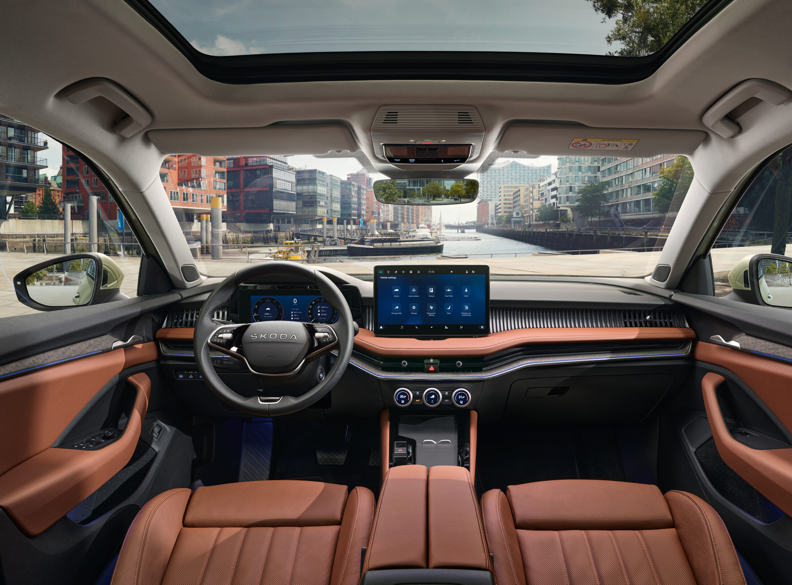Auf dem Bild ist das Interieur eines Skoda Superb zu sehen