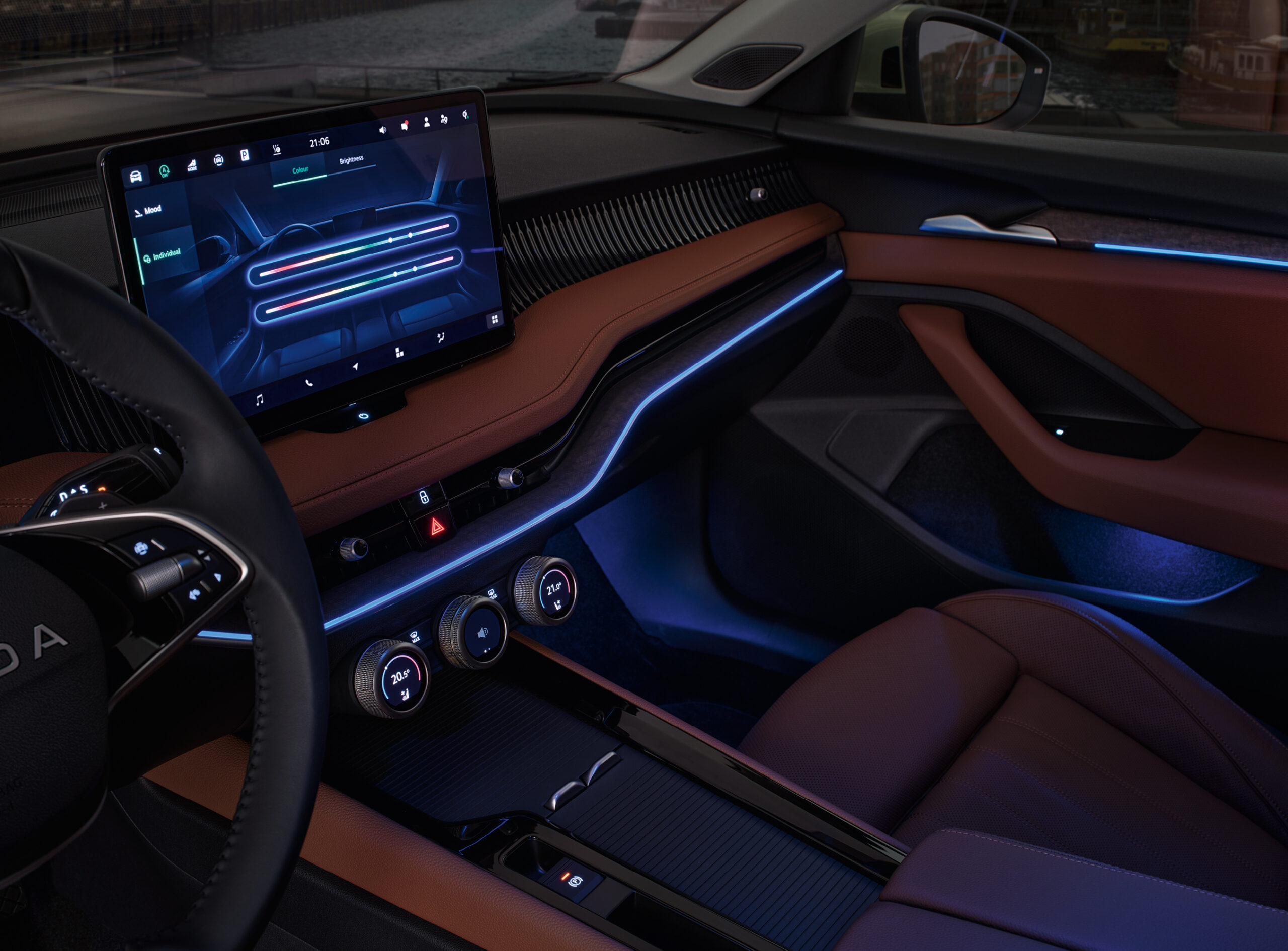 Auf dem Bild ist das Interieur eines Skoda Superb zu sehen