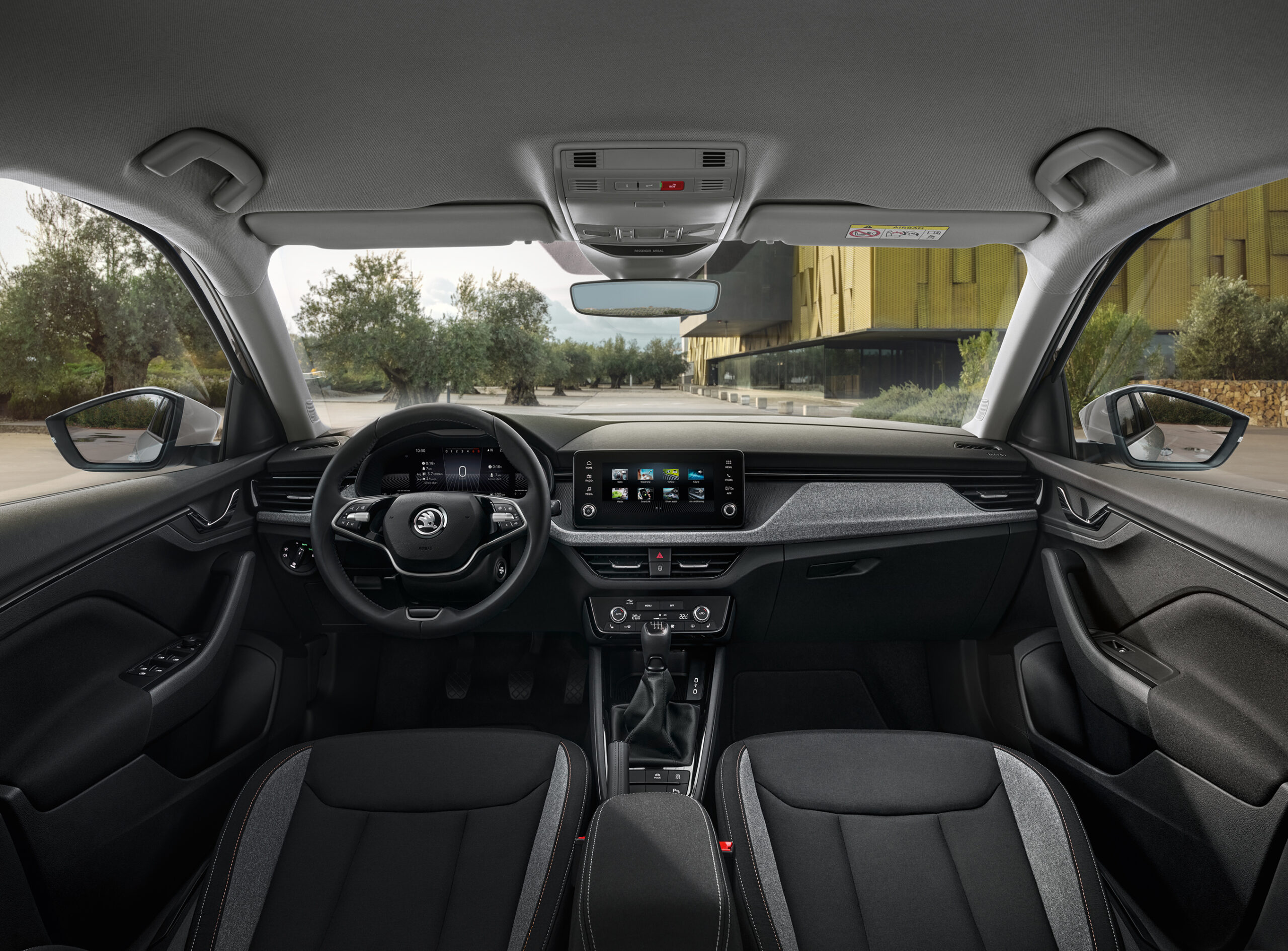 Auf dem Bild ist das Interieur eines Skoda Kamiq zu sehen